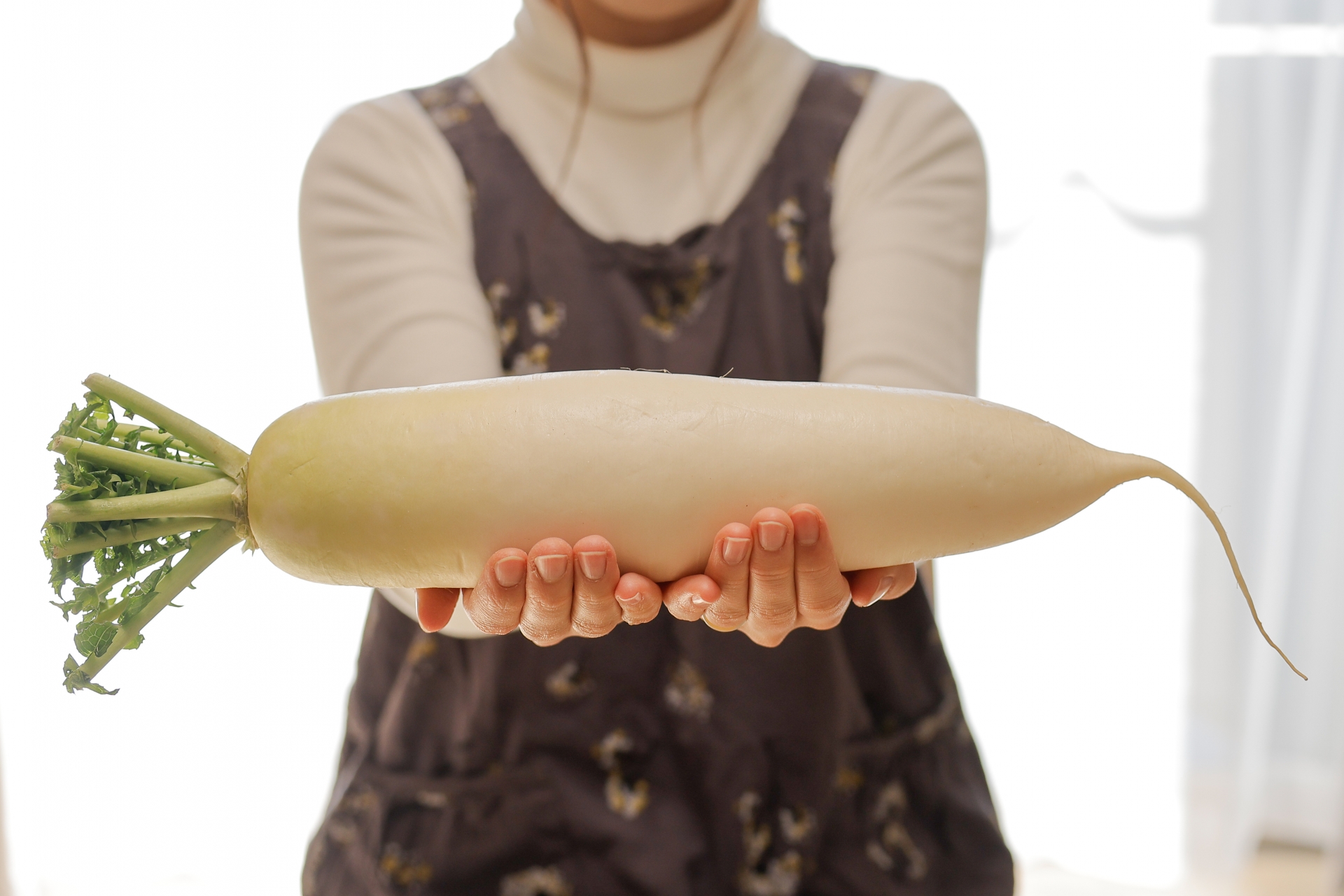 乾燥が気になる冬に最適…喉に潤いもたらす「蜂蜜大根」